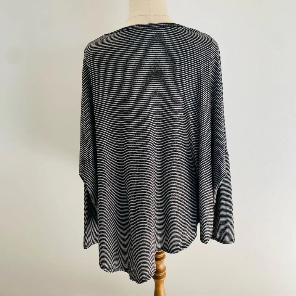Seed Heritage black & white striped long sleeve batwing top size medium - Picture 7 of 7